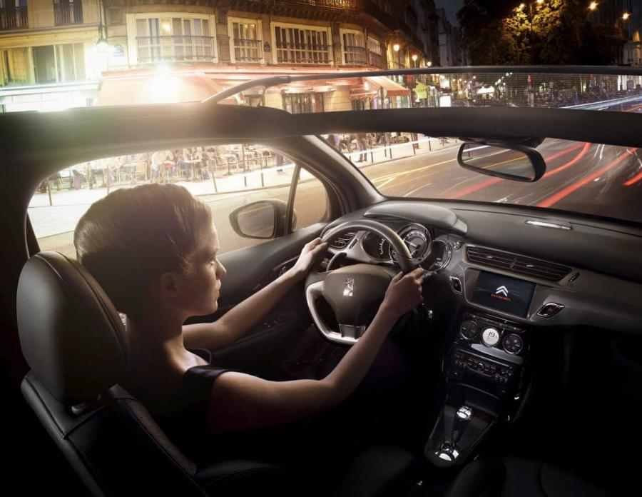  Citroen DS3 Cabrio 2012 года  (фото 36 из 115)